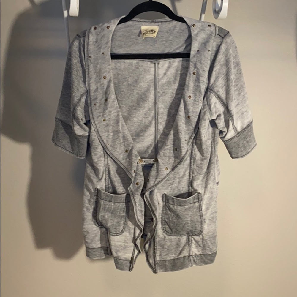 The Buckle Closet Romantic Short Sleeve